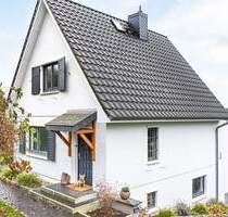 Charaktervolles EFH mit lichtdurchfluteten Räumen und über 1.200 m² Süd-Grundstück - Escheburg