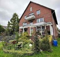 Solides, voll vermietetes Mehrfamilienhaus mit 6 Garagen - Hamburg Schnelsen