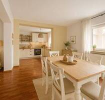 Stilvolles Einfamilienhaus mit Gartenparadies und Pool - Neu-Anspach