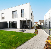 Nachhaltig & modern: Doppelhaushälfte (A+) mit Garage & Stellplatz in Großhabersdorf