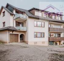 Zuhause ankommen in Allensbach-Langenrain! Außergewöhnliche 5 Zimmer-Wohnung im DG, frei ab sofort