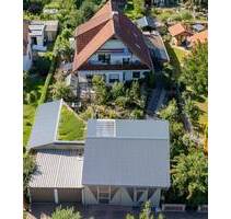 In Traumlage finden Sie dieses große Ein-Zweifamilienhaus mit Carport, Garagen, Garten, Gewächshaus, etc. - Waldeck