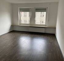 Renovierte und geräumige 1-Zimmer-Wohnung mit Einbauküche im Stadtteil Rennweg - Sulzbacher Straße - Nürnberg Wöhrd