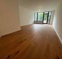 Modernisierte 2,5-Zimmer-Wohnung mit Balkon und TG-Stellplatz in Hummelsbüttel! - Hamburg