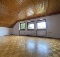 Gemütliche 4-Zimmer-DG-Wohnung - 710,00 EUR Kaltmiete, ca.  77,00 m² Wohnfläche in Erlangen (PLZ: 91058) Eltersdorf