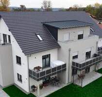 Ruhige 3 Zimmerwohnung im KfW40 Haus mit großem Südbalkon - Aholfing Obermotzing