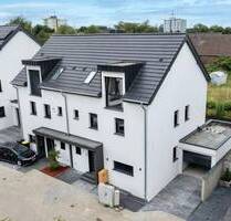 Erstbezug: Geräumige 6-Zimmer-Doppelhaushälfte mit gehobener Innenausstattung in Meerbusch