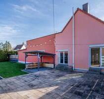 Jetzt einziehen! Moderne Doppelhaushälfte mit Garten und toller Terrasse in Cadolzburg