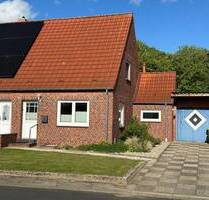 PROVISIONSFREI! In bevorzugter Lage, großzügige Doppelhaushälfte nach umfangreicher Renovierung - Husum Nord