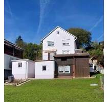 Einfamilienhaus mit Garage und großem Garten sucht neue Gestaltung - Pliezhausen