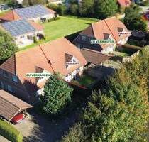 MIETFREI! Großzügige, gepflegte DHH mit Carport zu einem fairen Preis in sehr ruhiger Ortslage - Viöl