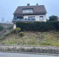Familienfreundliches Einfamilienhaus mit einer Garage, Terrasse, schönem Garten und tollem Ausblick in Höhenlage von Werdohl-Eveking...