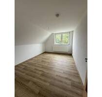 Stauchitz...Sonnige Dachgeschoss-Wohnung - neues Bad!!! - einfach alles neu renoviert!!!