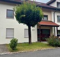 Charmante ruhige 2,5-Zimmer-Wohnung mit Terrasse & Garage - Oedheim