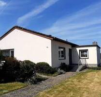 Jetzt Ärmel hochkrempeln und loslegen! Sanierungsbedürftiger Bungalow in ruhiger Lage BI-Jöllenbeck auf Erbpachtgrundstück zu verkaufen! - Bielefeld Jöllenbeck - Ost
