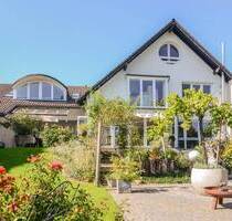 Exklusives Einfamilienhaus mit 2 Einliegerwohnungen* hochwertige Ausstattung * großzügige Raumaufteilung * Wellnessbe... - Leverkusen Bergisch Neukirchen