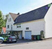 Gemütliches Einfamilienhaus mit Scheune, viel Flair und liebevoll angelegtem Garten (inklusive Gästehaus) in Kölbingen