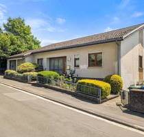 Einfamilienhaus mit Einliegerwohnung mit toller Aussicht in Biedenkopf