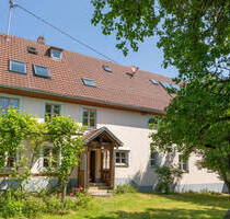 Idyllisches Landleben pur - Liebevoll saniertes Bauernhaus mit ELW sowie großem Gartengrundstück - Wutach / Münchingen