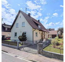 Charmantes Ein-Zweifamilienhaus mit großem Garten und Garage - Günzburg