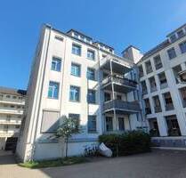 60 m² loftartiges 1-Zimmer-Appartement mit Küche und Loggia Nähe Stadtpark Fürth