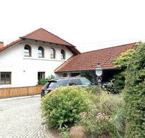Architektenhaus mit Einliegerwohnung & Baugrundstück in Waldrandlage - Kellinghusen