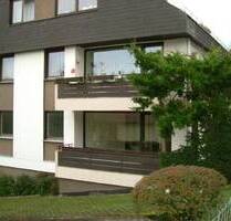 AB 01.09.2025 -3 ZIMMER WOHNUNG MIT EBK, BALKON, TERRASSE UND STELLPLATZ IN ZENTRALER UND RUHIGER LAGE VON BAD HERSFELD