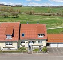 PROVISIONSFREI - Freistehendes Einfamilienhaus mit großem Grundstück und Aussichtslage - Emmingen-Liptingen