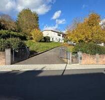 Kernsaniertes Zweifamilienhaus (DHH) mit großem Grundstück, Garage und Garten in Obernburg am Main