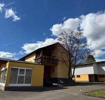 Zweifamilienhaus mit Nebengebäuden in traumhafter Alleinlage - Herbolzheim Tutschfelden