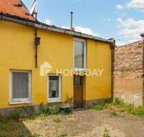 Haus im Dornröschenschlaf - diese Immobilie wartet auf liebevolle Umgestaltung und Renovierung - Querfurt