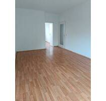 ++ Ab April 2026 ++ 3 Raumwohnung mit Balkon und kleiner EBK - Regis-Breitingen