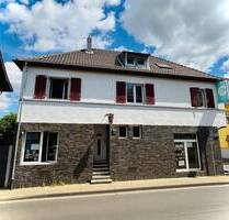 Stilvoll wohnen & energetisch zukunftssicher - großzügiges Einfamilienhaus mit Dachterrasse - Alfter