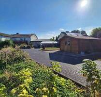 Einfamilienhaus mit viel Platz und Einliegerwohnung auf großem Grundstück in Calden