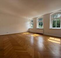 1-Raumwohnung mit Parkett - 300,00 EUR Kaltmiete, ca.  50,00 m² Wohnfläche in Lichtenstein/Sachsen (PLZ: 09350)