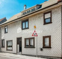 Charmantes Reihenhaus mit 2 WEs und Garage in Geratal