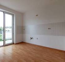 2-Raum-Wohnung mit Balkon! - 459,00 EUR Kaltmiete, ca.  60,90 m² Wohnfläche in Chemnitz / Lutherviertel (PLZ: 09126) Gablenz 240