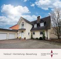 2-Familien Architekten-Wohnhaus. Ca. 339 m² Wohnfläche. Doppelgarage. Grundstück 1.029 m². - Bühl Vimbuch