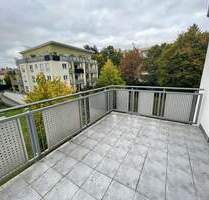 Bad Nauheim: Gepflegte 2-Zimmer-Wohnung mit Balkon und Tiefgaragenstellplatz