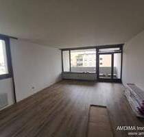 3-Zimmer-Wohnung mit Balkon und Tiefgaragenstellplatz - Nürnberg Großreuth b Schweinau