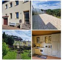 Reduziert - Zweifamilienhaus 4 Bäder, Garage, großem Grundstück und tollem Ausblick in Münchwies - Neunkirchen