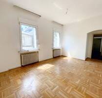 GROßZÜGIGE 2-ZIMMER WOHNUNG IN KREFELDER INNENSTADT ZU MIETEN!
