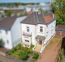 Stilvoll + Tolle Lage + Perfekt als Eigenheim oder Büroeinheit geeignet + große Einfahrt - Saarlouis Fraulautern