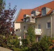 Frei ab Sept. 2025: Freundliche Maisonettewohnung mit Balkon, Laminatboden, Einbauküche & Badewanne - Coswig