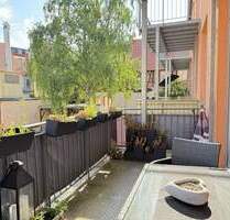 Mitten in der Stadt, fern vom Trubel: 2-Zimmer-Hofwohnung mit Balkon - Schwerin Altstadt