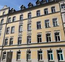 Großzügige 1-Zimmer mit Einbauküche, Dusche und Laminat in zentraler Lage! - Chemnitz Sonnenberg