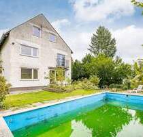 Viel Platz für Familie & Ideen - Reihenendhaus mit Garten und Pool in Berlin-Lichterfelde