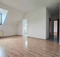 2-Raum Dachgeschoßwohnung - 230,00 EUR Kaltmiete, ca.  51,00 m² Wohnfläche in Chemnitz (PLZ: 09130) Sonnenberg 215
