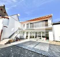 AS IMMOBILIEN: Neuwertige moderne 180m² Gewerbefläche Büro im einmaligen Anwesen - Hofheim-Wallau - Hofheim am Taunus / Wallau
