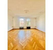 5 Zimmer-Wohnung 2 Balkone in der schönen Mozartstraße mit Einbauküche und Gäste-WC - Schwerin Paulsstadt